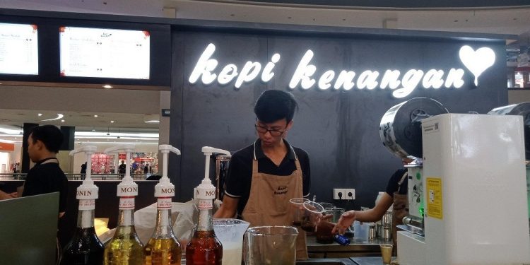 Rahasia Kopi Kenangan, Punya Ratusan Cabang Dengan Jualan Es Kopi