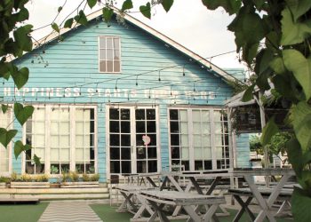 Happiness Kitchen & Coffee, Tropical Cafe di Jakarta