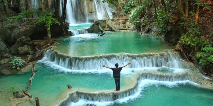 Wisata Penjelajahan Alam di Pulau Moyo