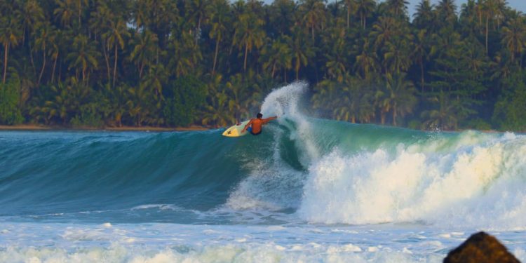 Pantai di Sumatera Destinasi Surfing yang Mendunia