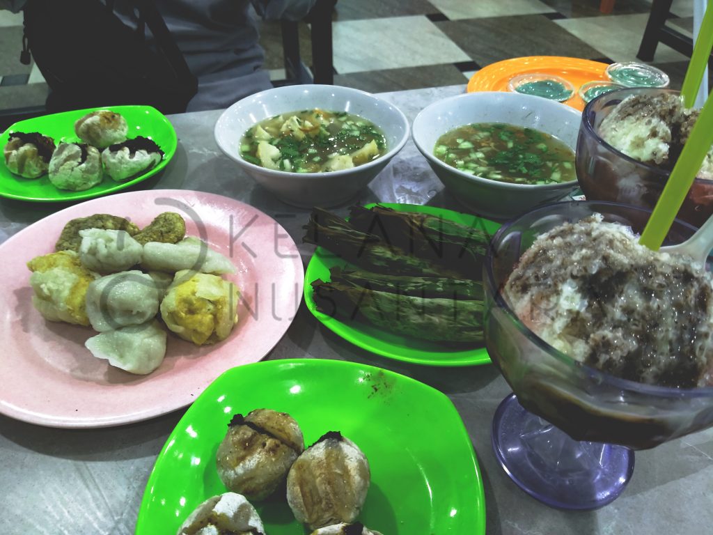 Sajian di Pempek Lala (Marsandre/Kelana Nusantara)