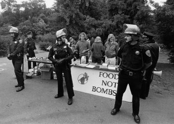 FOOD NOT BOMBS: Bentuk Protes Melalui Makanan