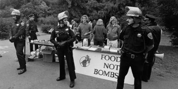 FOOD NOT BOMBS: Bentuk Protes Melalui Makanan