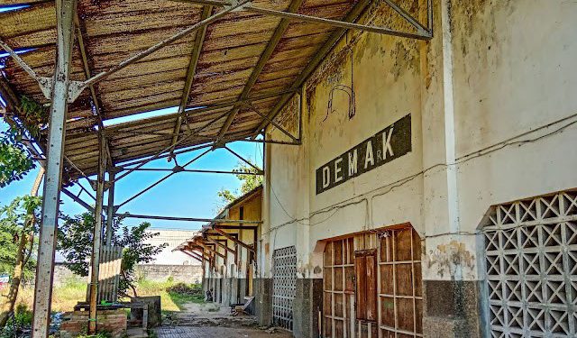 Sejarah Trem Uap: Stasiun Demak Abad 19